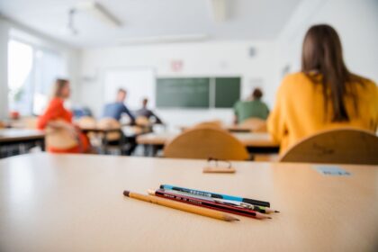 Premjeras Saulius Skvernelis sako, kad dvyliktų klasių moksleiviams brandos egzaminai vyks – jie planuojami birželio pabaigoje.