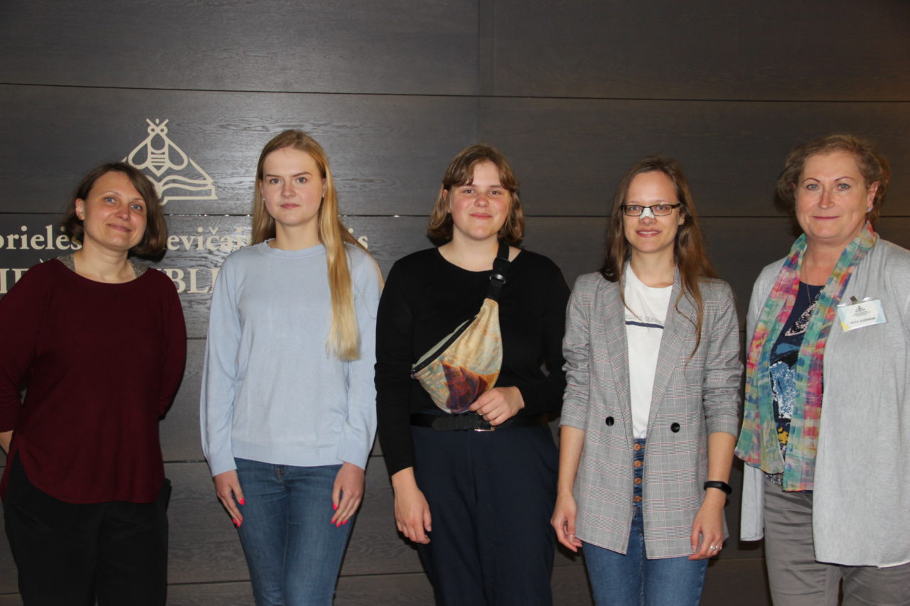 Panevėžio miesto savivaldybės jaunimo reikalų taryba trečius metus sudaro sąlygas jaunuoliams atlikti savanorišką praktiką Panevėžyje, jų pasirinktose įstaigose, įmonėse ir organizacijose.