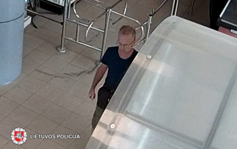 2019-08-13 12.20 val. Panevėžyje, Pušaloto g., parduotuvėje nenustatytas asmuo pavogė mobilaus ryšio telefoną „Samsung A6+“