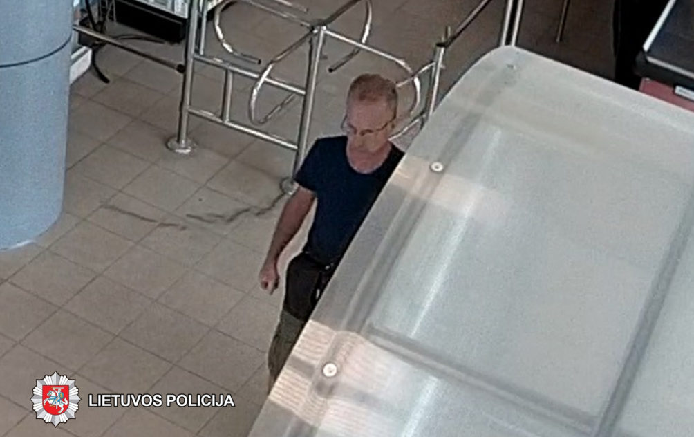 2019-08-13 12.20 val. Panevėžyje, Pušaloto g., parduotuvėje nenustatytas asmuo pavogė mobilaus ryšio telefoną „Samsung A6+“