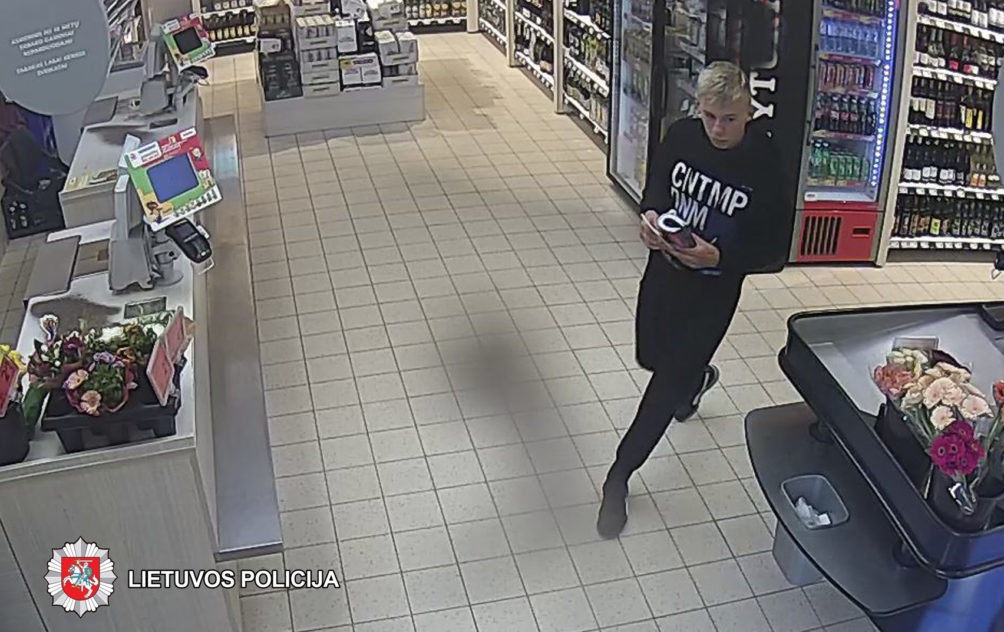 2019-09-12 9 val. Panevėžyje, Žemaičių g., iš parduotuvės nenustatytas asmuo pavogė loterijos bilietų. Nuostolis – 32 eurai.