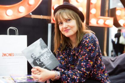 Berlyne jau septynerius metus gyvenanti buvusi panevėžietė rašytoja Lina Ever žino, kaip perteikti berlynietišką atmosferą ir kaip įsiskverbti į šio miesto dvasią. Berlyne ji ne tik rašo knygas, leidžiasi į žygius, bet ir veda ekskursijas savo atrastojo miesto takais.