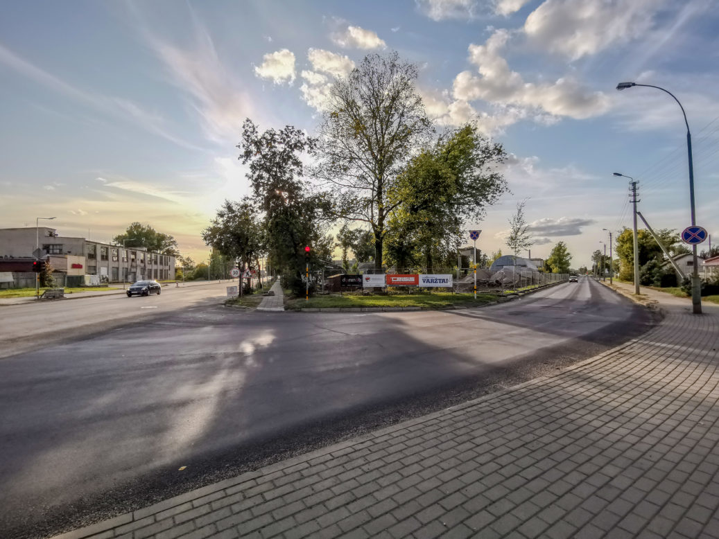 Panevėžio viešųjų erdvių atgimimas, regis, estafetę perdavė ir verslui. Vienas po kito įvairiose miesto vietose ėmė dygti nauji prekybos centrai bei mažesnės prekiavimo vietos. Nors per pastaruosius penkiolika metų gyventojų skaičius Panevėžio regione sumažėjo ketvirtadaliu, verslas nusiteikęs optimistiškai – augant žmonių pajamoms, kyla ir perkamoji galia.