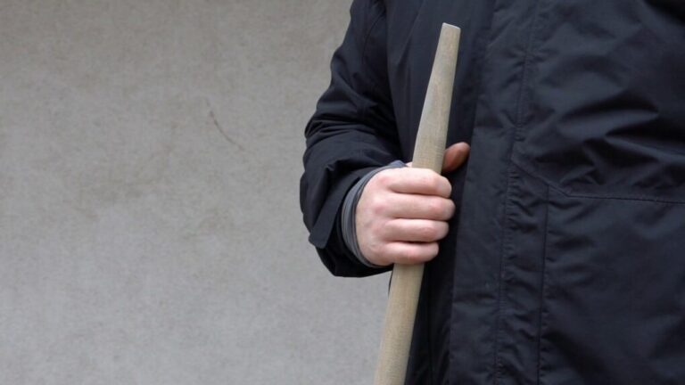 Į vaizdingą vietą Panevėžio rajone nuvykusi panevėžietė atsidūrė jaunų užpuolikų taikiklyje.