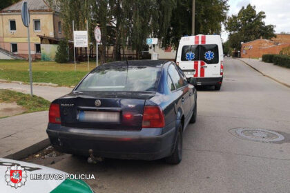 2019-09-16 16.26 val., Panevėžyje, Kranto g. „VW Passat“ manevruodamas atbuline eiga partrenkė per Kranto g. ėjusią pėsčiąją.