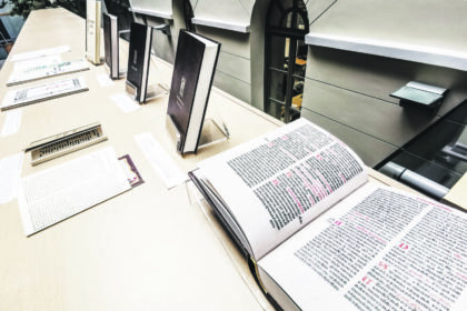 Kroatija daugumai pažįstama dėl savo nuostabaus grožio gamtos, įspūdingų turistinių maršrutų. Tačiau ši nedidelė šalis turtinga ne tik dabartimi – ji turi labai gilias istorines šaknis. Viena svarbiausių kroatų kultūros dalių – raštas.