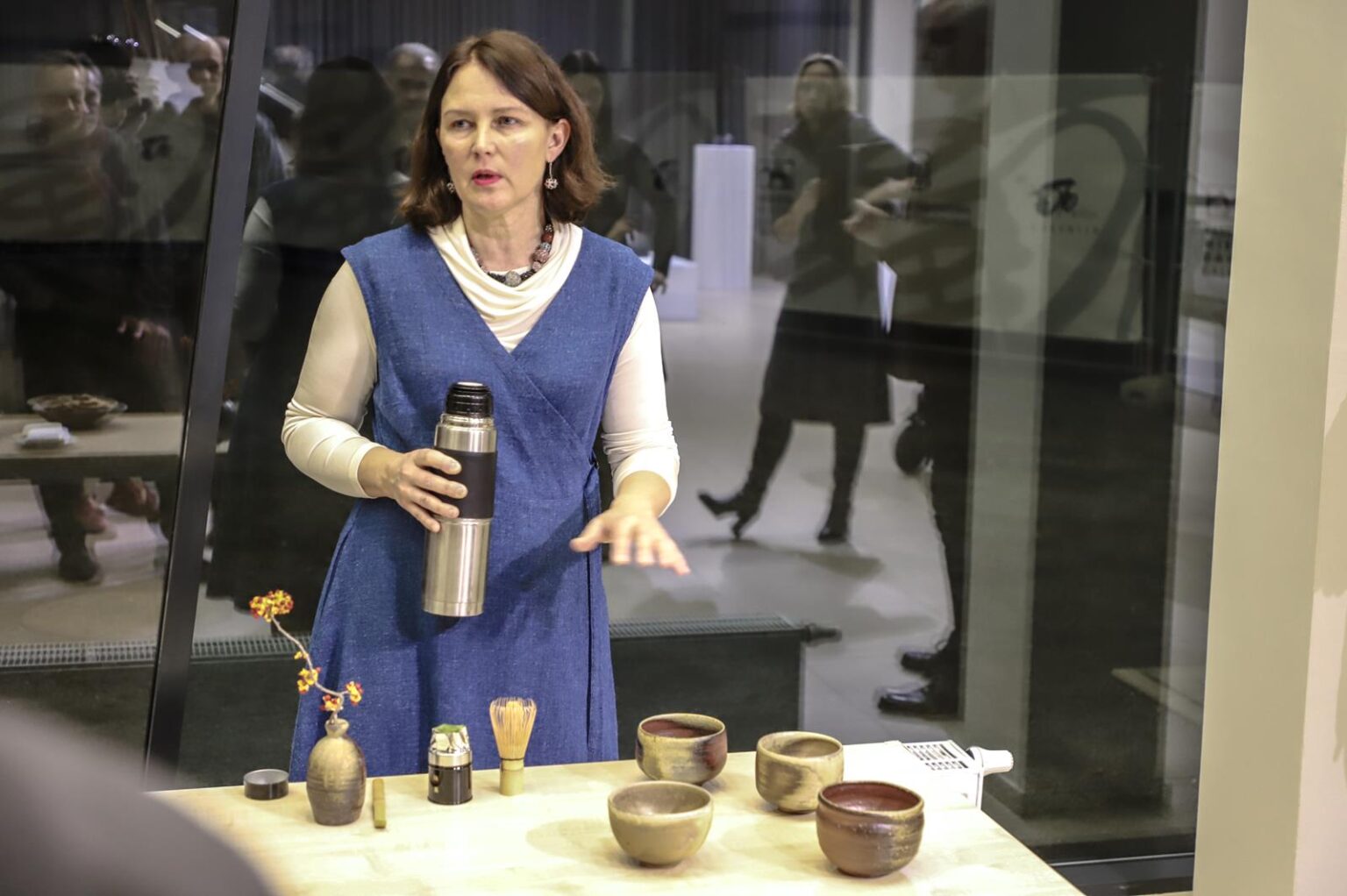 Bene seniausia pasaulyje efektyvi ir iki šiol praktikuojama su japonų kultūra tapatinama keramikos technika paklūsta ir Beatričės Kelerienės rankoms. Ja susižavėjusi menininkė įkūrė Karmazinų keramikos meno centrą, kuriame pastatė unikalią penkių metrų ilgio aukštakrosnę. Čia gimė ir Panevėžio dailės galerijos Keramikos paviljone, parodoje „5 objektai 6 stichijos“ šiuo metu eksponuojami darbai.