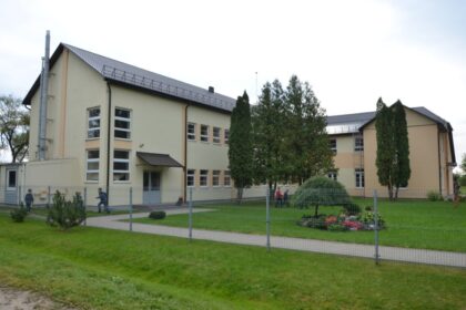 Mažėjantis vaikų skaičius Panevėžio rajono savivaldybę verčia ieškoti būdų, kaip išlaikyti kaimo mokyklas. Visgi kartais tenka planuoti ir ganėtinai drastiškus sprendimus. Jau artimiausiam rajono Tarybos posėdžiui bus teikiamas klausimas dėl mokyklų tinklo pertvarkos pokyčių, kuris, jei būtų patvirtintas, rajone sumažintų švietimo įstaigų skaičių.