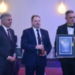 Panevėžio prekybos, pramonės ir amatų Metų asamblėjoje apdovanoti geriausiai dirbusių Aukštaitijos įmonių atstovai. P. ŽIDONIO nuotraukos