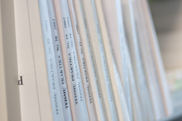 Šiaulių apygardos prokuratūra į teismą perdavė Specialiųjų tyrimų tarnybos (STT) Panevėžio valdybos tirtą sisteminės korupcijos didelės apimties baudžiamąją bylą, kurioje kaltinamas juridinis asmuo – UAB „Panevėžio melioracija“ ir dar 5 asmenys.