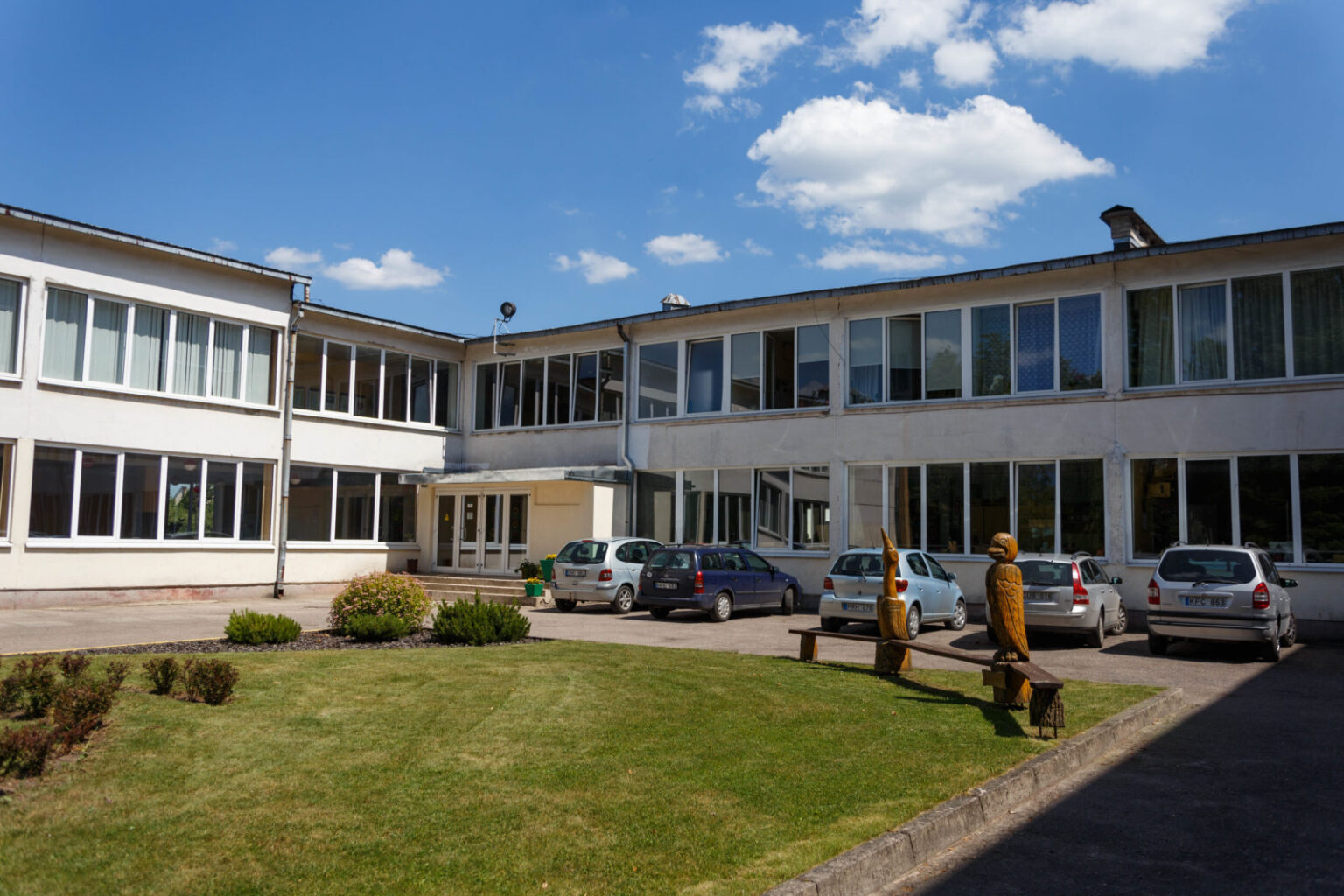 Šiandien Panevėžio miesto savivaldybėje vyko konkursas į Rožyno progimnazijos direktorius. Jį laimėjo nuo birželio mėnesio pabaigos laikinai šias pareigas einanti Alma Ramoškaitė.