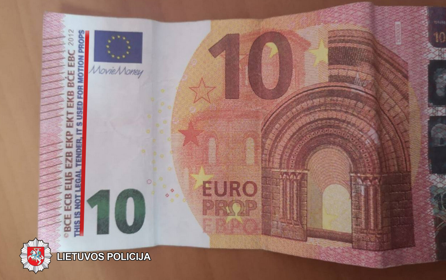 Išradingi lietuvaičiai stengiasi visais įmanomais būdais praturtėti. Pastaruoju metu stebina tendencija, kai netikri Lietuvos apyvartoje esantys pinigai užsakomi ir atsisiunčiami iš įvairių internetinių tinklalapių.