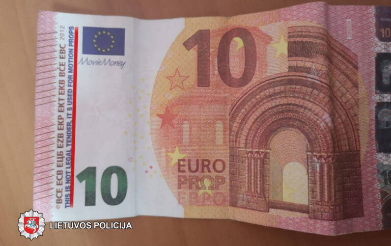 Išradingi lietuvaičiai stengiasi visais įmanomais būdais praturtėti. Pastaruoju metu stebina tendencija, kai netikri Lietuvos apyvartoje esantys pinigai užsakomi ir atsisiunčiami iš įvairių internetinių tinklalapių.