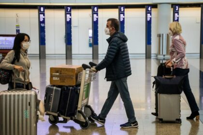 Siekiant suvaldyti koronaviruso grėsmes, Vyriausybė trečiadienį paskelbė ekstremalią situaciją.