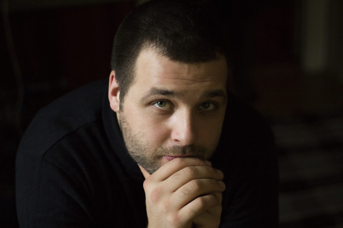 Metų pradžią, kai dainininkams, renginių vedėjams, aktoriams stabteli darbai ir stoja šioks toks štilis, panevėžietis aktorius Jurgis Marčėnas vadina laikotarpiu, kai reikia pasiimti knygą ar popieriaus lapą ir kažką parašyti.