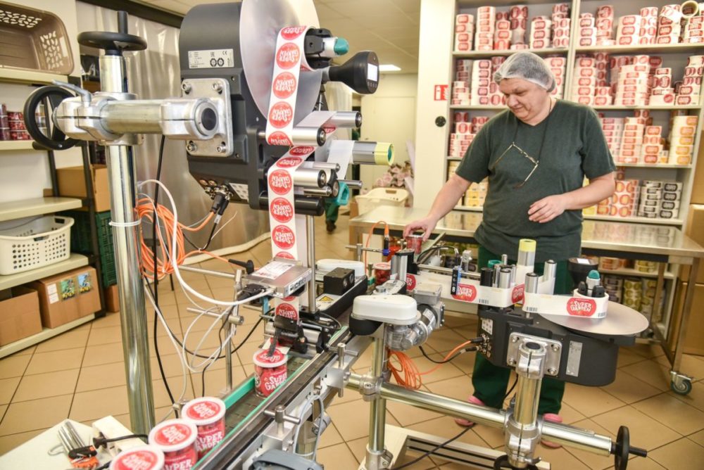 Šaltyje uogas ir vaisius džiovinančios Panevėžio įmonės sėkmingas bendradarbiavimas su partneriais iš Kinijos pakibo ore. P. Židonio nuotr.