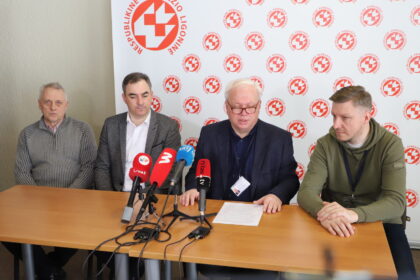 Iš Nyderlandų ketvirtadienį grįžęs koronavirusu užsikrėtęs panevėžietis jaučiasi gerai, jis kontaktavo tik su šeima, ši – izoliavosi, sako Respublikinės Panevėžio ligoninės direktorius Arvydas Skorupskas.