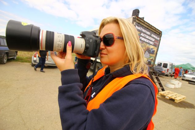 Laisvą minutę varžybose Rūta išnaudoja įdomiausių akimirkų įamžinimui. Asmeninio archyvo nuotr.