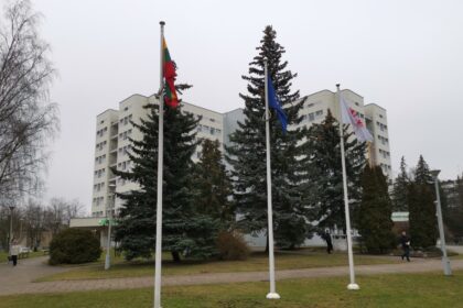 Remiantis VšĮ Respublikinės Panevėžio ligoninės direktoriaus įsakymu, nuo 2020 m. kovo mėn. 2 d. draudžiamas hospitalizuotų pacientų lankymas, išskyrus gimdyvių sutuoktinių, partnerių ar gimdyvių raštišku patvirtinimu vieno iš pasirinktų šeimos nario dalyvavimas gimdymo metu.