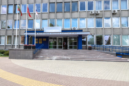 Panevėžio rajono savivaldybės administracija nuo 2020 m. kovo 16 d. iki kovo 30 d. riboja gyventojų lankymąsi ir tiesioginį jų aptarnavimą Savivaldybės administracijos ir seniūnijų administracijų patalpose.