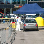 Sveikatos apsaugos ministrui Aurelijui Verygai leidus mobiliesiems koronaviruso patikros punktams nuo antradienio vėl dirbti normaliu režimu, Vilniaus ir Panevėžio savivaldybių atstovai tvirtina galintys atlikti daugiau tyrimų, bet šie ribojami neduodant pakankamai terpių, tepinėlių.