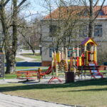 Policija penktadienį gavo 133 pranešimus apie karantino ir saviizoliacijos pažeidimus, 26 asmenys nubausti baudomis, BNS patvirtino Policijos departamento atstovas Ramūnas Matonis.