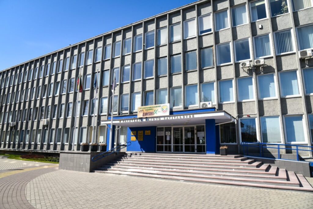 Panevėžio rajono savivaldybė medicininių kaukių bei respiratorių pirko ir iš Bistrampolio dvaro, nors jo veikla su prekyba medicininėmis prekėmis ir apsaugos priemonėmis visiškai nesusijusi. P. Židonio nuotr.