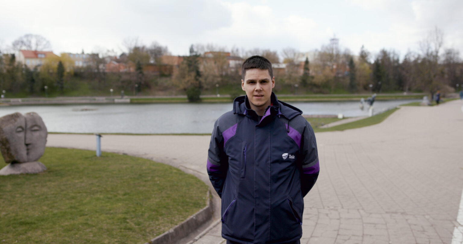 Panevėžyje dirbantis „Telia“ inžinierius S. Gasperavičius sako, kad su šviesolaidiniu internetu visi namų įrenginiai veiks stabiliai bei greitai.