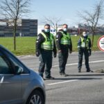 Policijos generalinis komisaras Renatas Požėla sako, kad ilgąjį šventinį savaitgalį Vyriausybei įvedus judėjimo ribojimus, dirbo beveik 4 tūkst. policijos pareigūnų, taip pat savanorių ir kitų tarnybų atstovų.