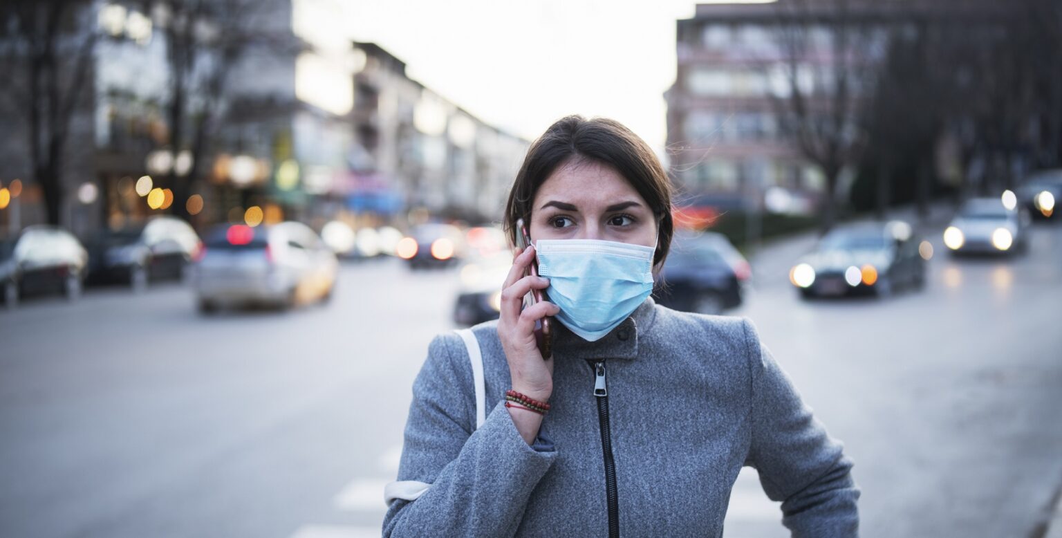 Per šventinį savaitgalį policijos pareigūnai žmonėms išdalins apie 120 tūkst. apsauginių kaukių, teigia sveikatos apsaugos ministras Aurelijus Veryga.