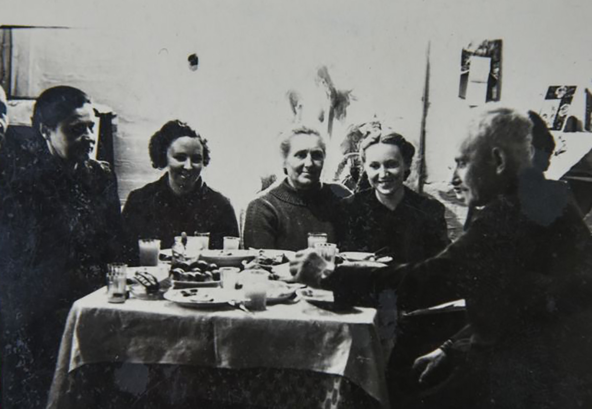 Šiemet Velykos kitokios: šiek tiek vienišos, šiek tiek su baime, bet tikrai ne pačios blogiausios. Taip sako dvi senjorės iš Panevėžio miesto ir rajono, ištvėrusios liepsnojantį karą, skurdą, badą ir tremties vargus.