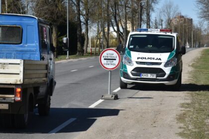 Lietuvoje sparčiai daugėjam naujų COVID-19 atvejų premjeras Saulius Skvernelis pranešė siūlysiąs Vyriausybei plėsti ir griežtinti karantiną raudonosiose savivaldybėse, taip pat įvesti karantino režimą geltonosiose.