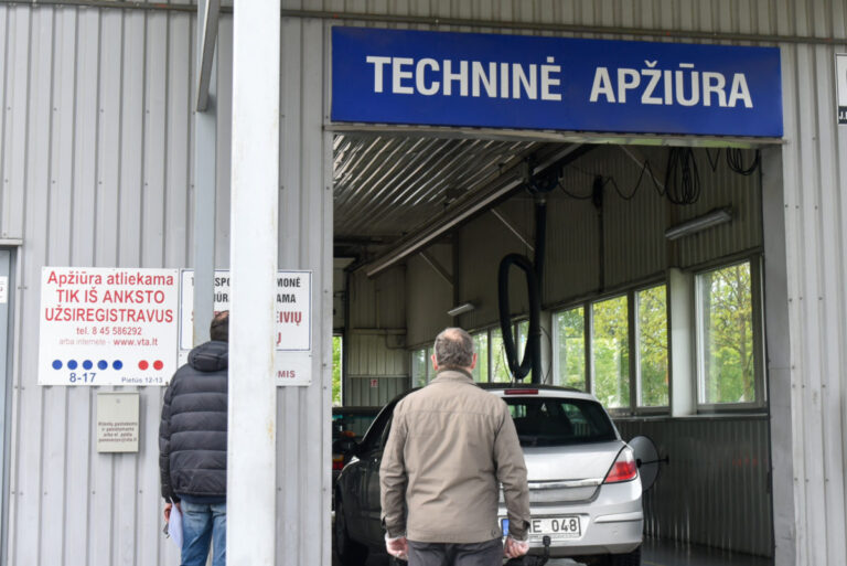Nuo vasario 1-osios įsigaliojo Lietuvos transporto saugos administracijos parengti teisės aktų pakeitimai numatantys reikalavimus transporto priemonių techninei apžiūrai.