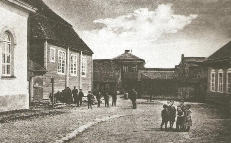 Sinagogų aikštė Panevėžyje apie 1915-uosius išleistame vokiškame atviruke. PANEVĖŽIO ŽYDŲ BENDRUOMENĖS nuotr.