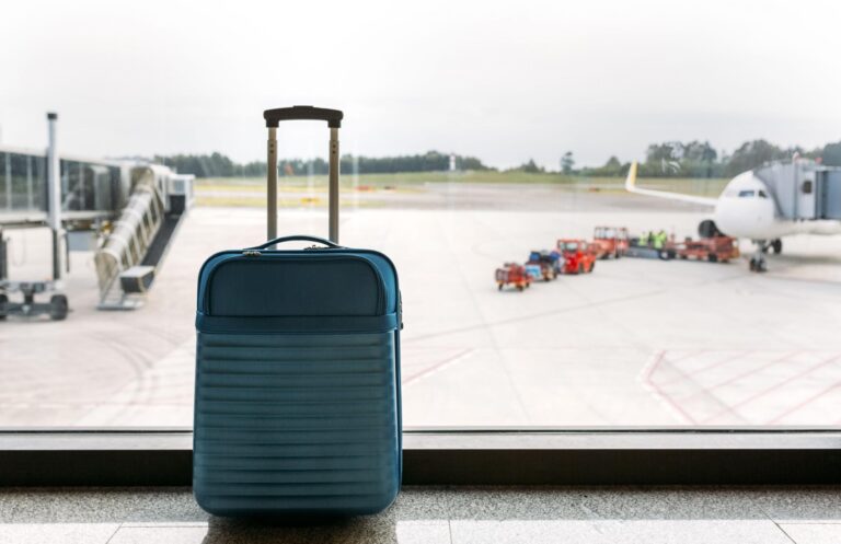 Nuo kitos savaitės planuojant atverti Baltijos šalių sienas kelionėms iš užsienio šalių, sveikatos apsaugos ministras Aurelijus Veryga pabrėžia, jog keliauti vis dar yra rizikinga, nes pasikeitus sergamumui, sienos gali būti vėl užvertos.