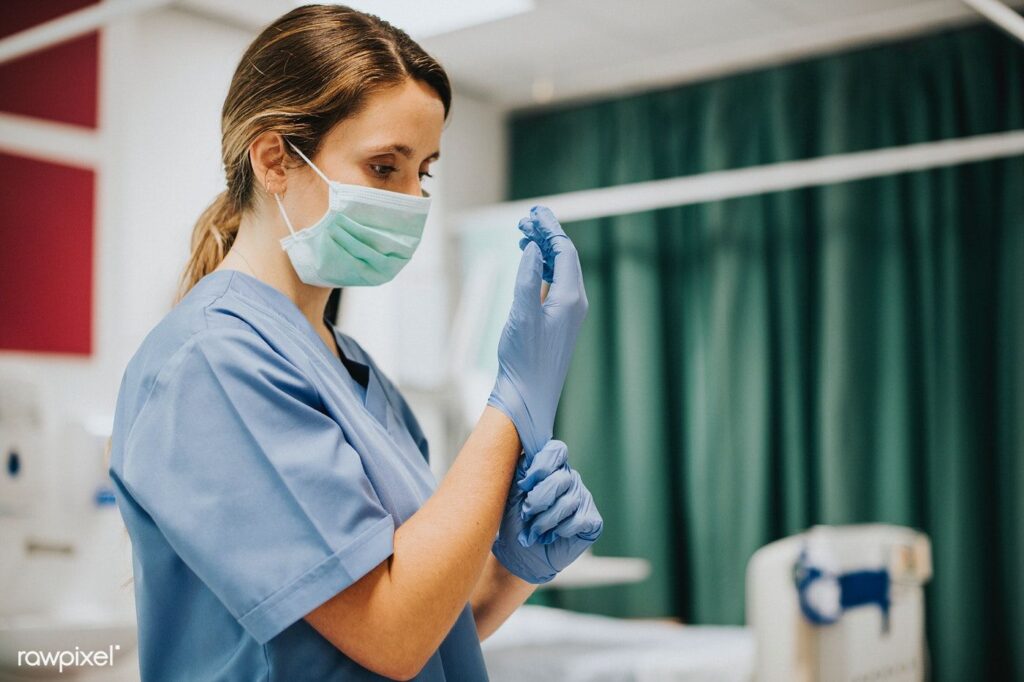 Penktadienį po pietų Kauno oro uoste nusileido lėktuvas, atgabenęs daugiau nei 21 toną apsauginių priemonių medikams, kovojantiems su koronaviruso infekcija, pranešė Sveikatos apsaugos ministerija.