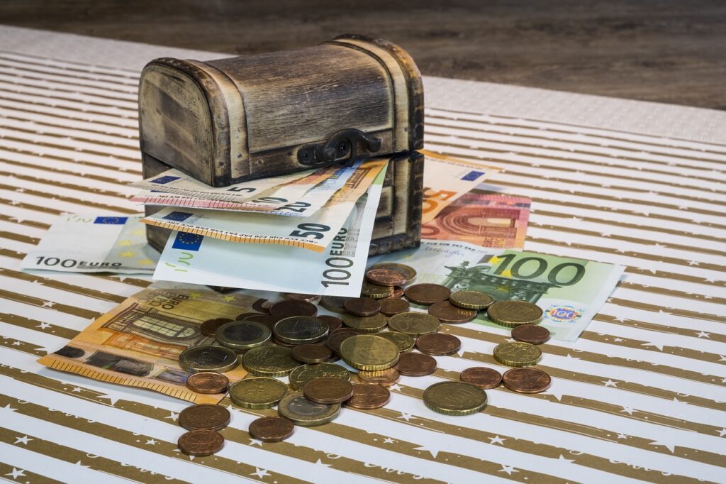 Valstybės biudžeto pajamos balandžio mėnesį, preliminariais duomenimis, buvo apie 31,1 proc. (221 mln. eurų) mažesnės nei prognozuota ir apie 28,5 proc. (195 mln. eurų) mažiau nei 2019-ųjų balandį, teigia finansų ministras Vilius Šapoka.