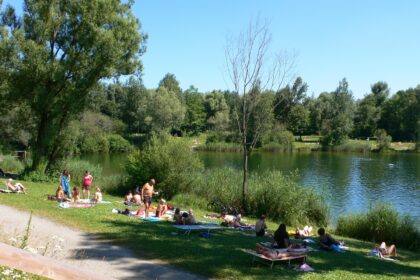 Penktadienio popietę vanduo pasiglemžė gyvybę.