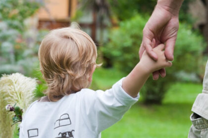 Kita savaitė Lietuvoje skirta vaikų globai ir globėjams. Tokias pareigas prieš 15 metų priėmusi panevėžietė Aušra kratosi išskirtinės garbės – jos nuomone, tiek biologiniai, tiek priglausti vaikai yra tokie patys ir visi auginami bei mylimi vienodai.