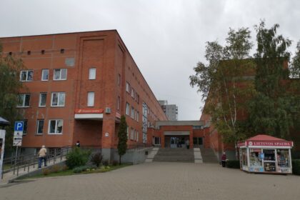 Pasibaigus karantinui plačiau atsiveria gydymo įstaigų durys, tačiau telefoninė registracija nebeatlaiko pacientų antplūdžio.