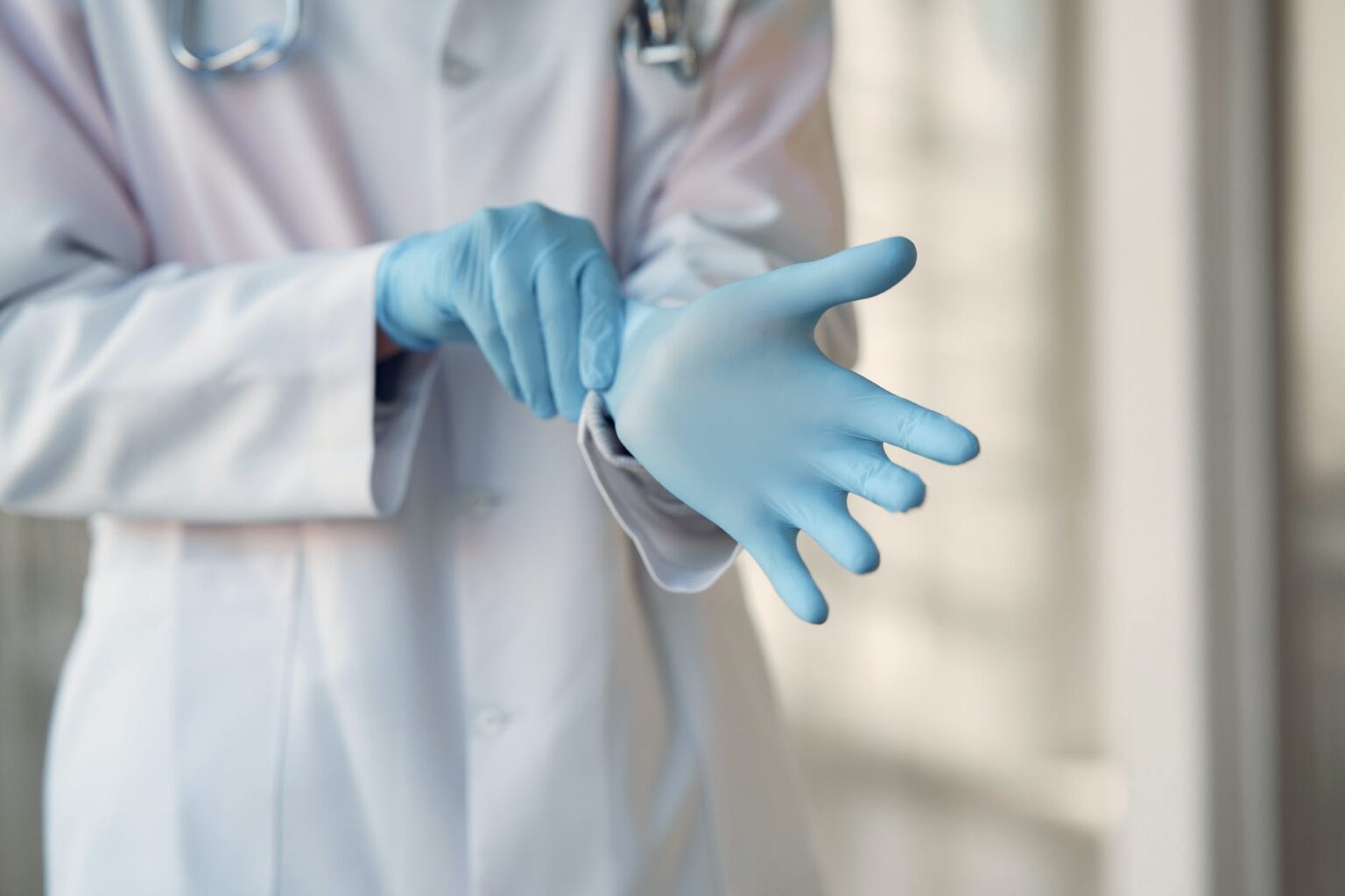 Nuo lapkričio 1 d. prasiplės prekybos vietų skaičius, kur bus galima įsigyti A klasės priemones (slaugos priemonės, tvarsliava, diagnostinės juostelės cukraus kiekiui pamatuoti ir kt.). Jas bus galima nusipirkti bet kurioje prekybos vietoje, kuri bus sudariusi sutartis su VLK. Pacientų ir jiems atstovaujančios organizacijos mato grėsmę: rinką užplūs menkos kokybės produkcija ir pirkėjams padidės priemokos. Į pacientų teiktus pasiūlymus Sveikatos apsaugos ministerija neatsižvelgė.