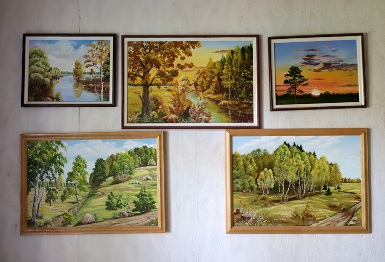 Panevėžietės tautodailininkės paveiksluose – ir įsimintini tėviškės peizažai, ir Lietuvos, o ypač gimtosios Aukštaitijos, vaizdai. I. STULGAITĖS-KRIUKIENĖS nuotr.