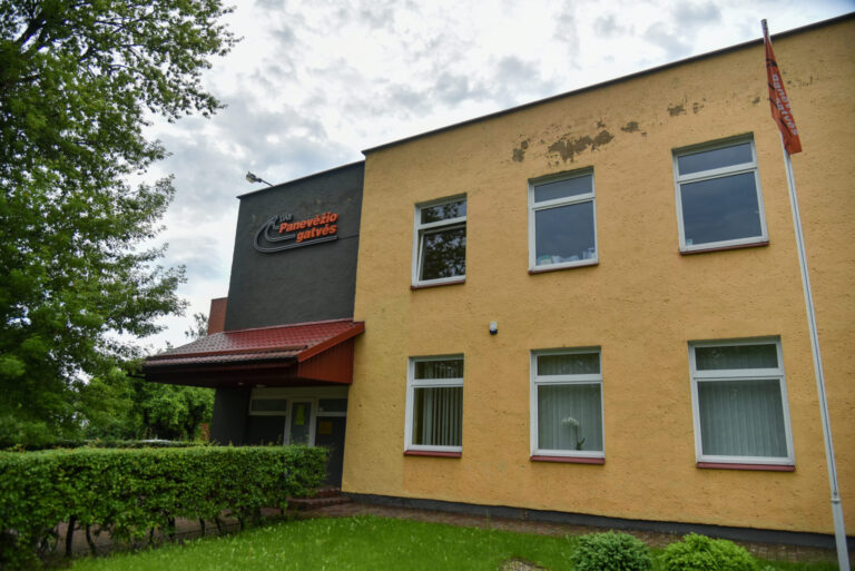 UAB „Panevėžio gatvės“ valdyba konkurso būdu išrinko naują bendrovės vadovą. Iš 37 dalyvavusių kandidatų buvo išrinktas rezultatyvią patirtį įgyvendinant kelių infrastruktūros projektus sukaupęs ir stiprias vadovavimo kompetencijas įgijęs Arvydas Zapalskis. Jis pastaruoju metu buvo bendrovės „Panevėžio keliai“ Panevėžio regiono vadovu.
