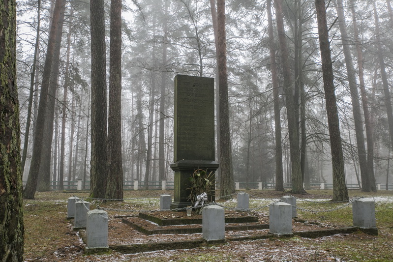 Atminimo paminklas Kurganavos miške, vienoje iš trijų žudynių vietų. PB ARCHYVO nuotr.