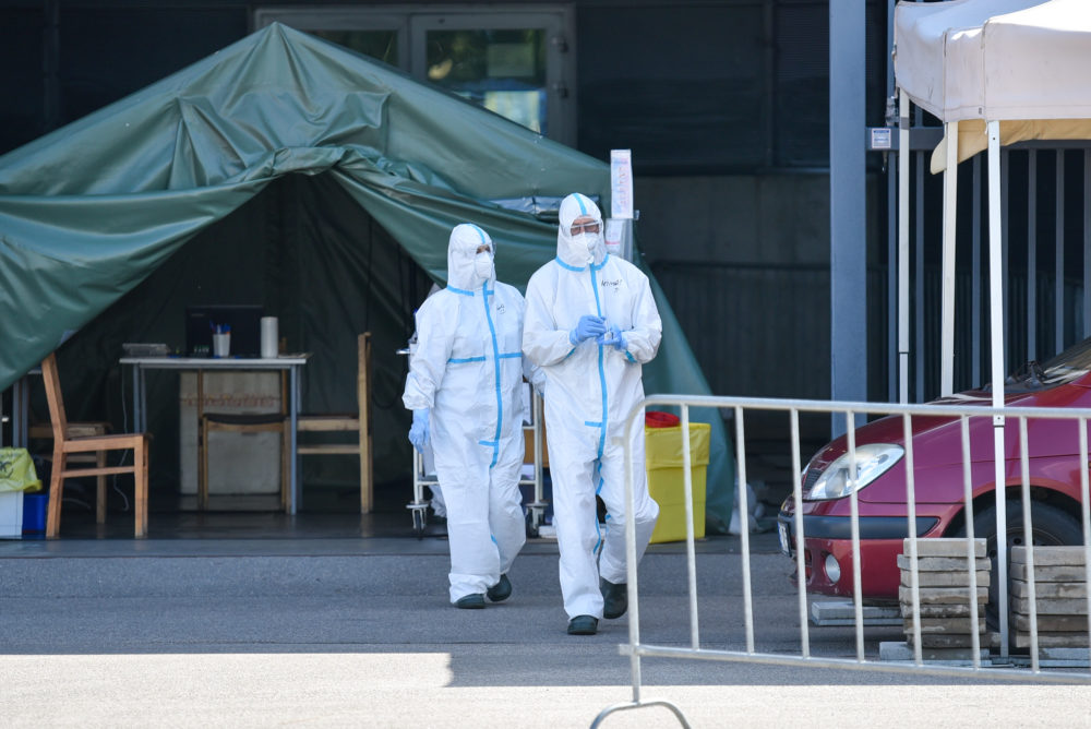 Sveikatos apsaugos ministerija (SAM) praneša, kad šią savaitę, nuo rugpjūčio 3 d. iki rugpjūčio 9 d. imtinai, Molėtų, Šalčininkų, Kėdainių, Ignalinos, Vilniaus, Prienų, Klaipėdos ir Kauno rajonų, o taip pat Vilniaus, Kauno ir Panevėžio miestų gyventojams bus intensyviau atliekami tyrimai dėl koronaviruso infekcijos. Šiose 11-oje savivaldybių fiksuojamas didesnis sergamumas COVID-19 liga (koronaviruso infekcija) negu kitose Lietuvos savivaldybėse.