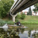 Artėjant vasarai Panevėžio savivaldybė ieško šienpjovių Nevėžio upei šienauti.