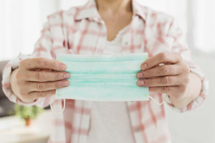 Nuo penktadienio įvedama prievolė dėvėti kaukes visuose renginiuose