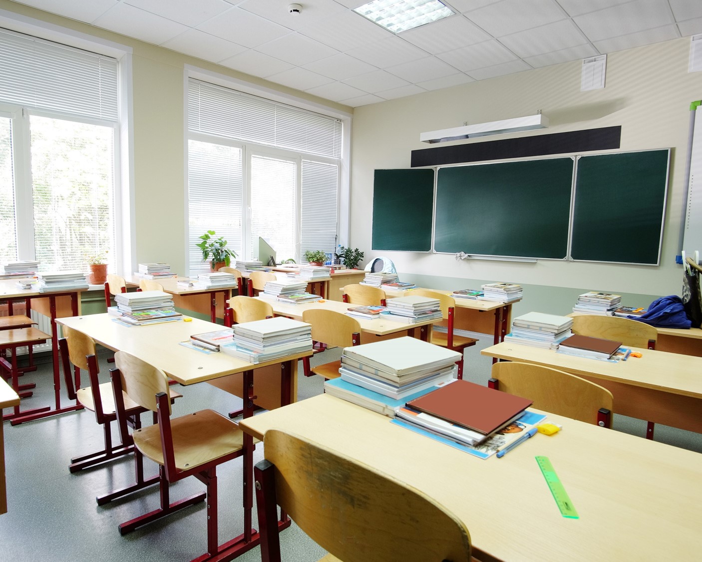 Lietuvoje koronavirusu šiuo metu serga 61 mokinys, saviizoliacijoje yra 1136 asmenys, pirmadienį pranešė Švietimo, mokslo ir sporto ministerija.