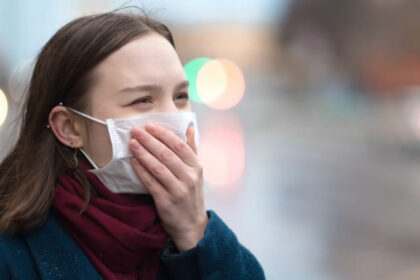 Lietuvoje koronavirusu serga jaunesni žmonės, daugėja besimptomių atvejų, sako specialistai.