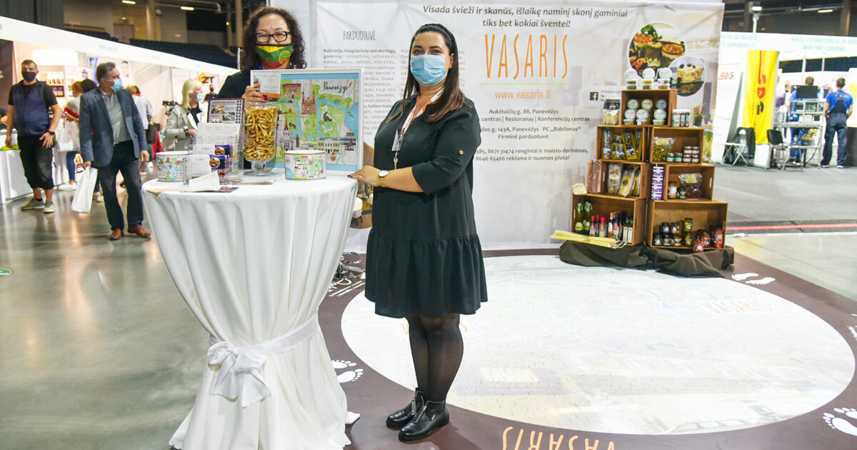 1992 m. įkurta ir panevėžiečių šeimos valdoma įmonė žengia sparčius žingsnius užkariaudama dar didesnį gurmanų bei smaližių ratą ir gero maisto skonio mėgėjų širdis. Šiuo metu dviejose Panevėžio miesto vietose – Aukštaičių g. 88 ir Klaipėdos g. 143A – veikianti parduotuvė „Vasaris“ jau spalio mėnesį atvers naują kavinukę ir miesto centre, Bitės bibliotekoje.